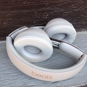 Dr Dre Beats Studio 3 noise cancellation